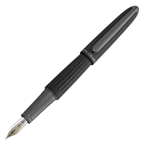 Diplomat, Fountain Pen, Aero, 14 Karat Gold Nib, Black-1